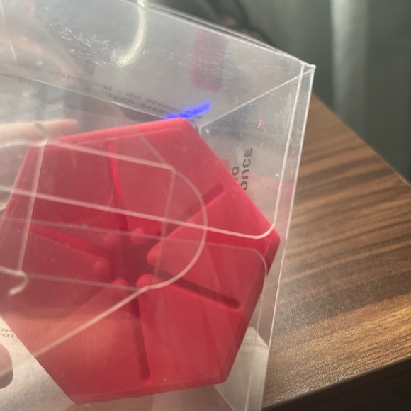 Nail polish finger holder - Picture 3 of 5